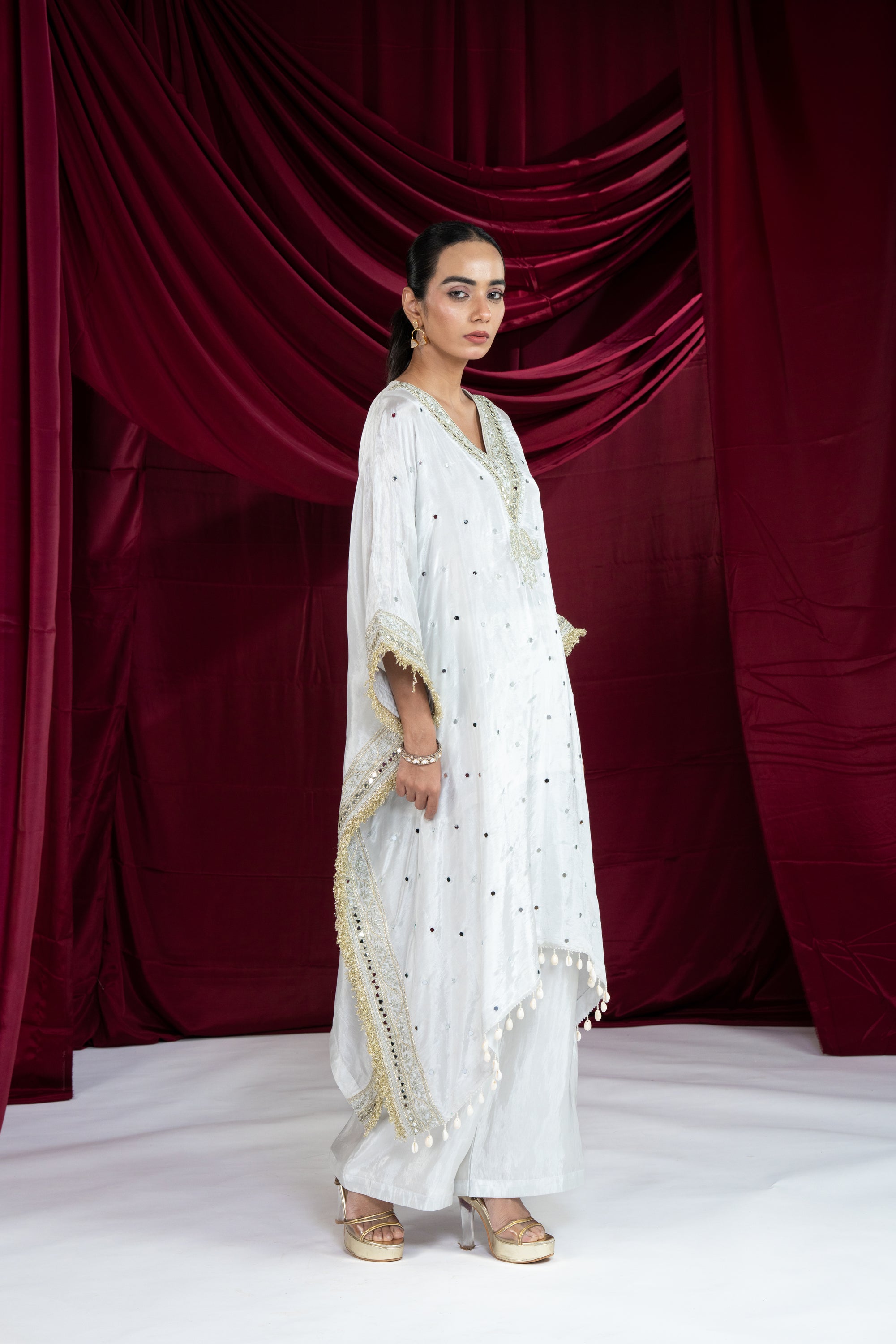 White Kaftan Mirror Set