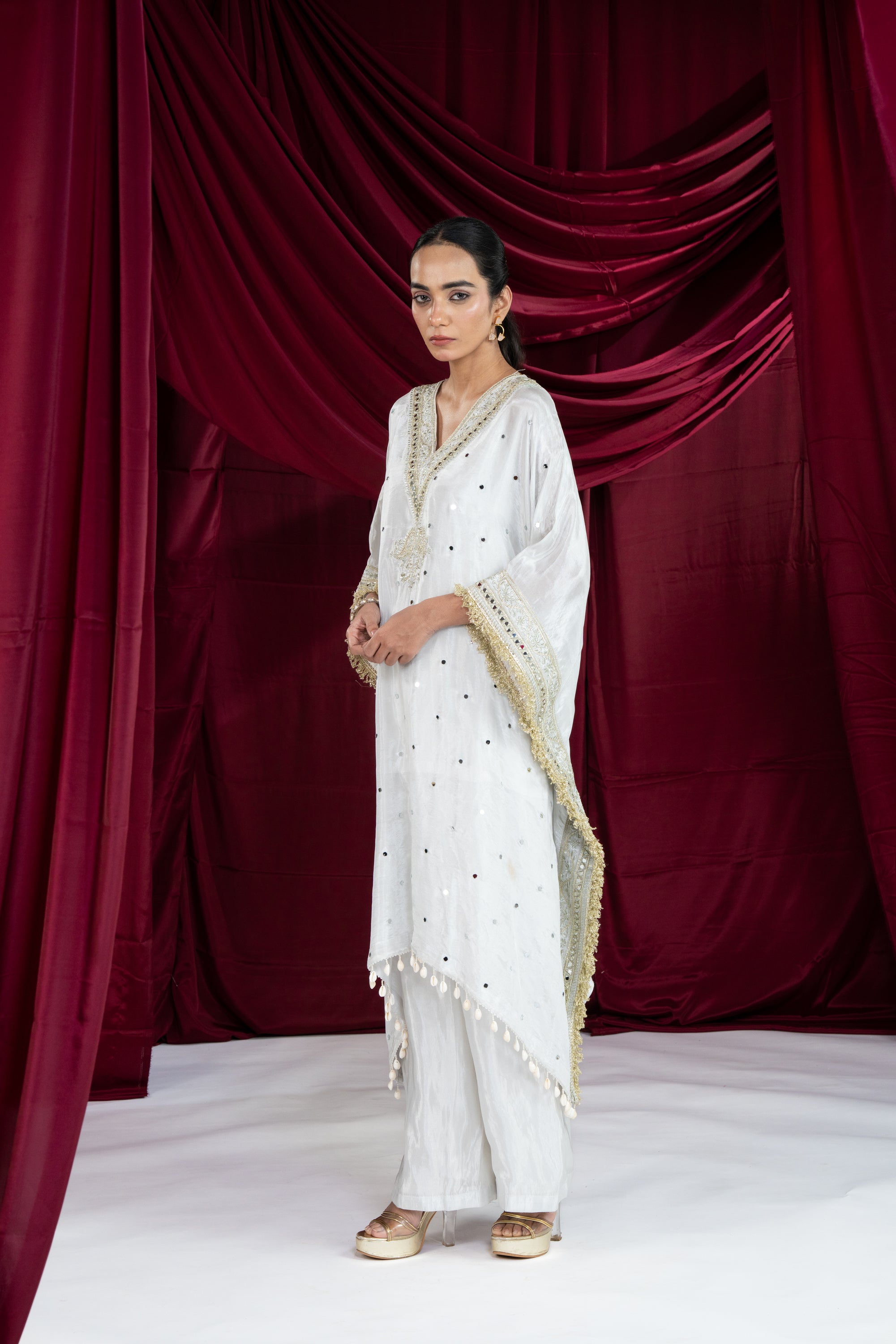 White Kaftan Mirror Set