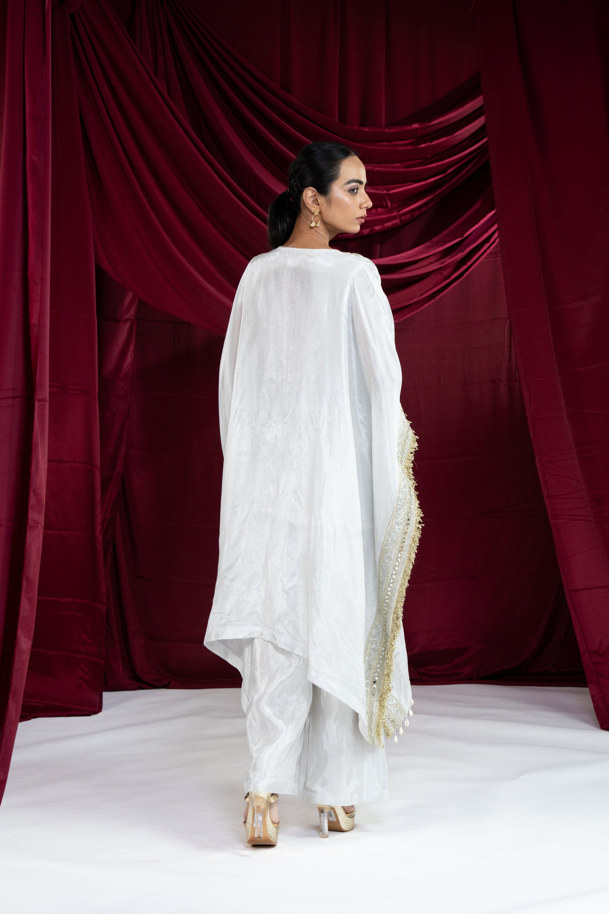 White Kaftan Mirror Set