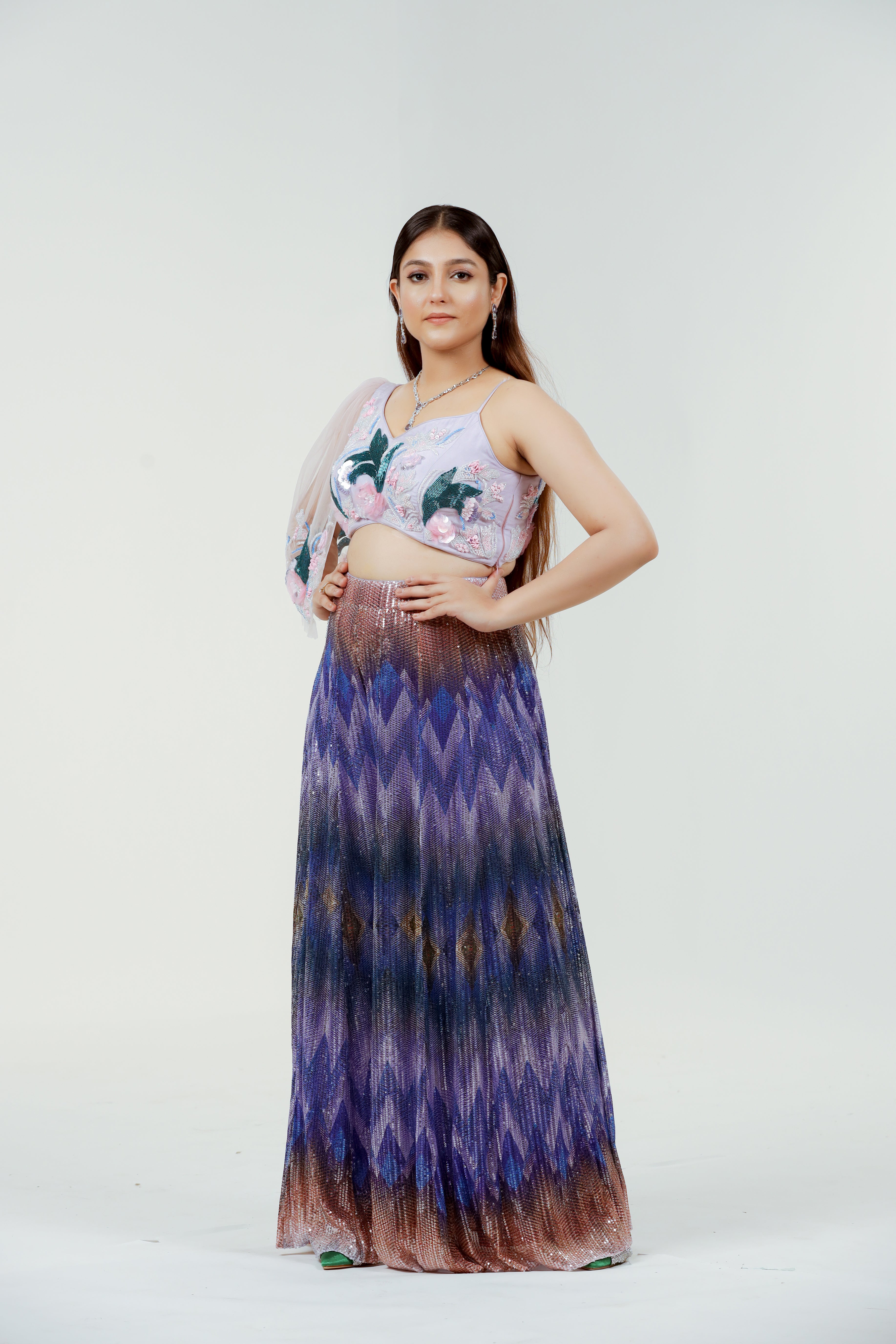 Conjunto Palazzo con lentejuelas moradas