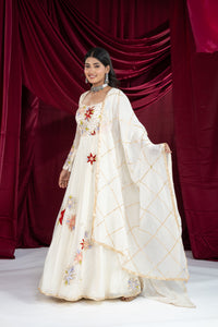 Shahi Safed Anarkali